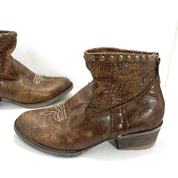 Circle G By Corral Leather Ankle Boots Honey Cut Out & Studs Size 8 Women’s - Picture 2 of 16